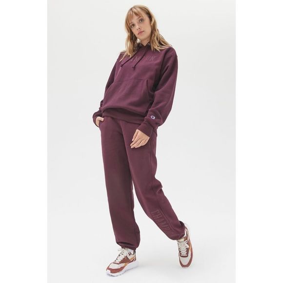 Urban Outfitters x Champion UO Exclusive Reverse Weave Hoodie & Jogger Pant Set - Picture 2 of 15